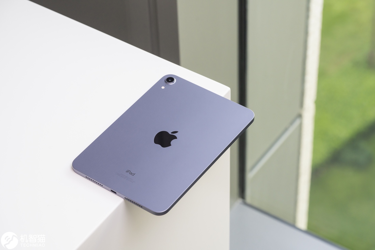 图片包含 室内, 标志, 小, 电脑

描述已自动生成