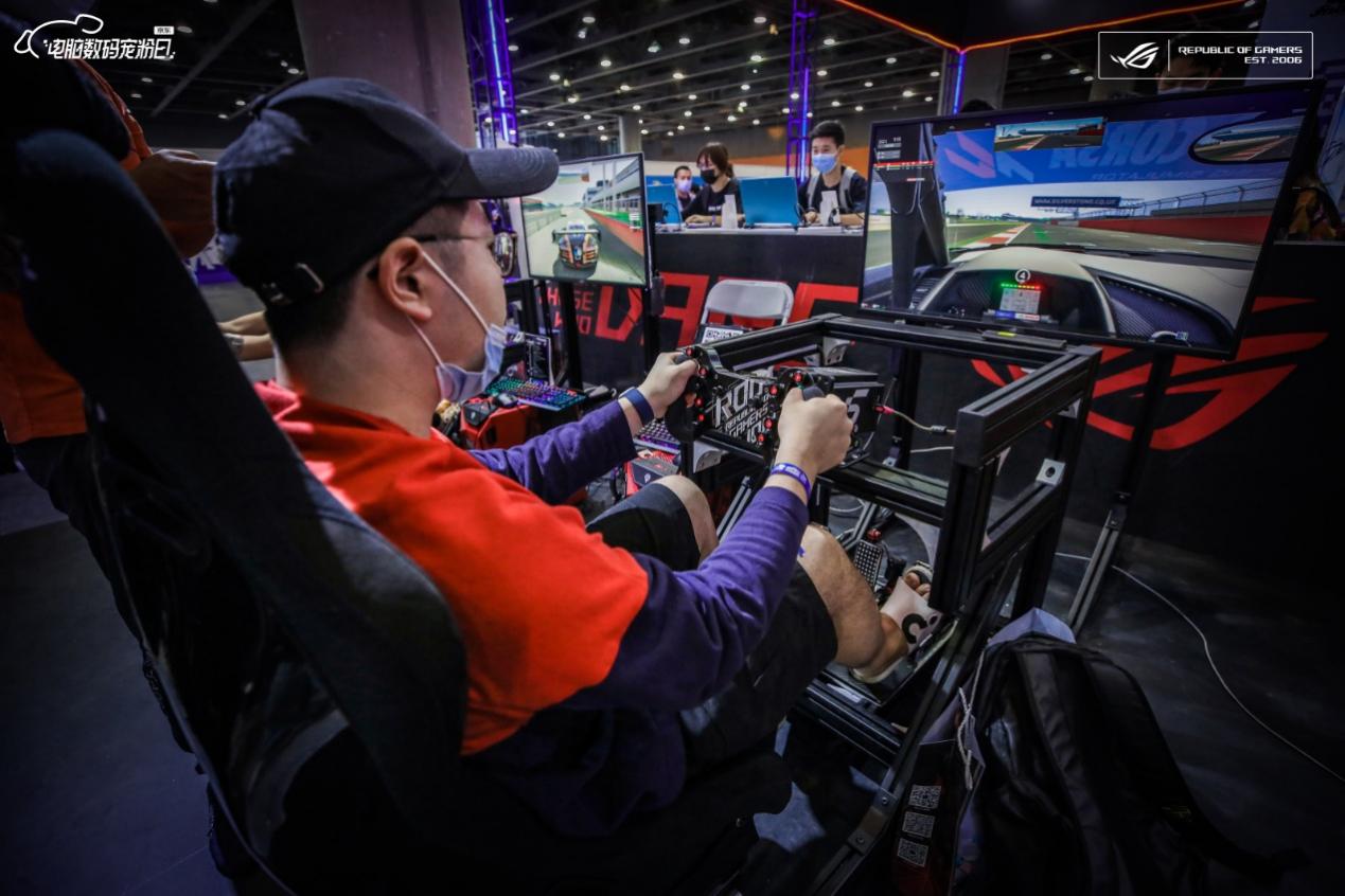 图片包含 人, 室内, 年轻, 男孩

描述已自动生成