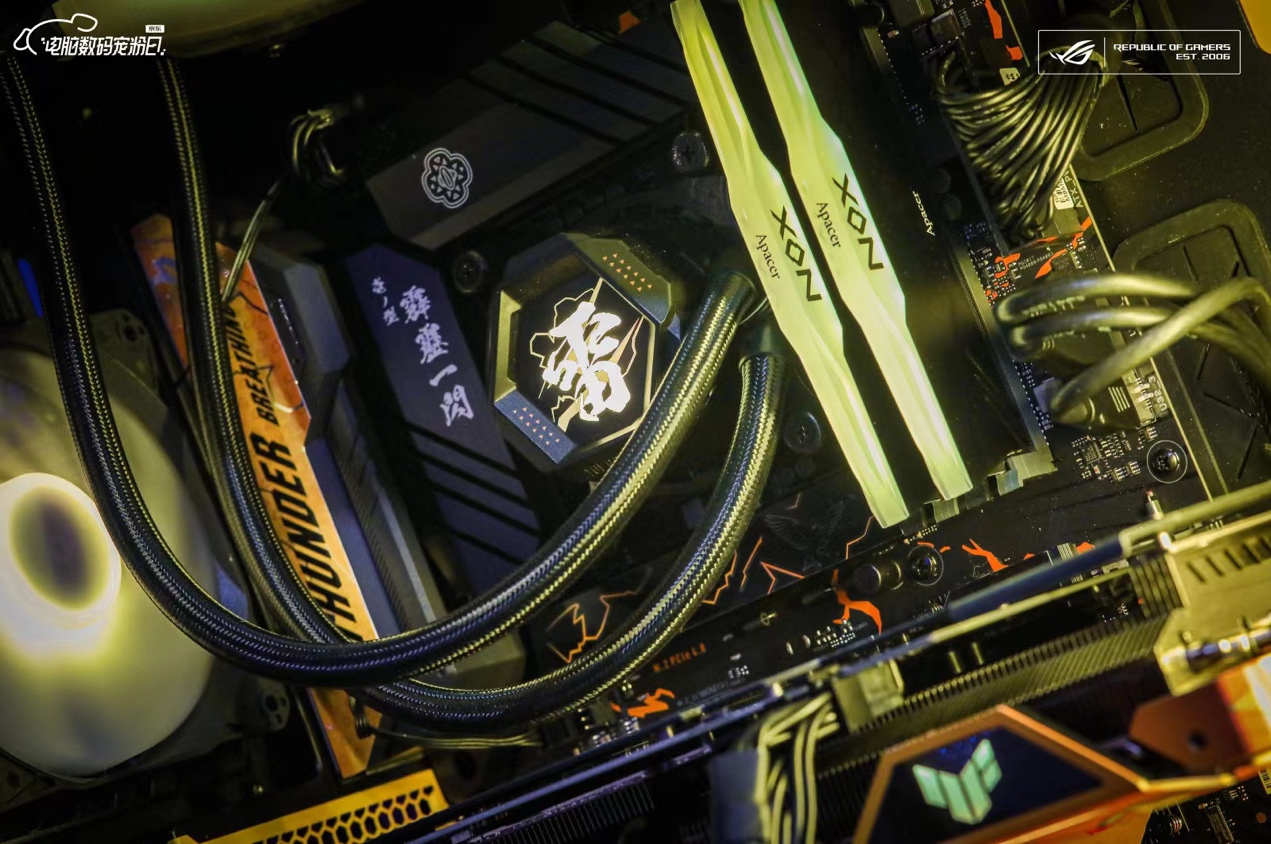 图片包含 摩托车, 站, 男人, 女人

描述已自动生成