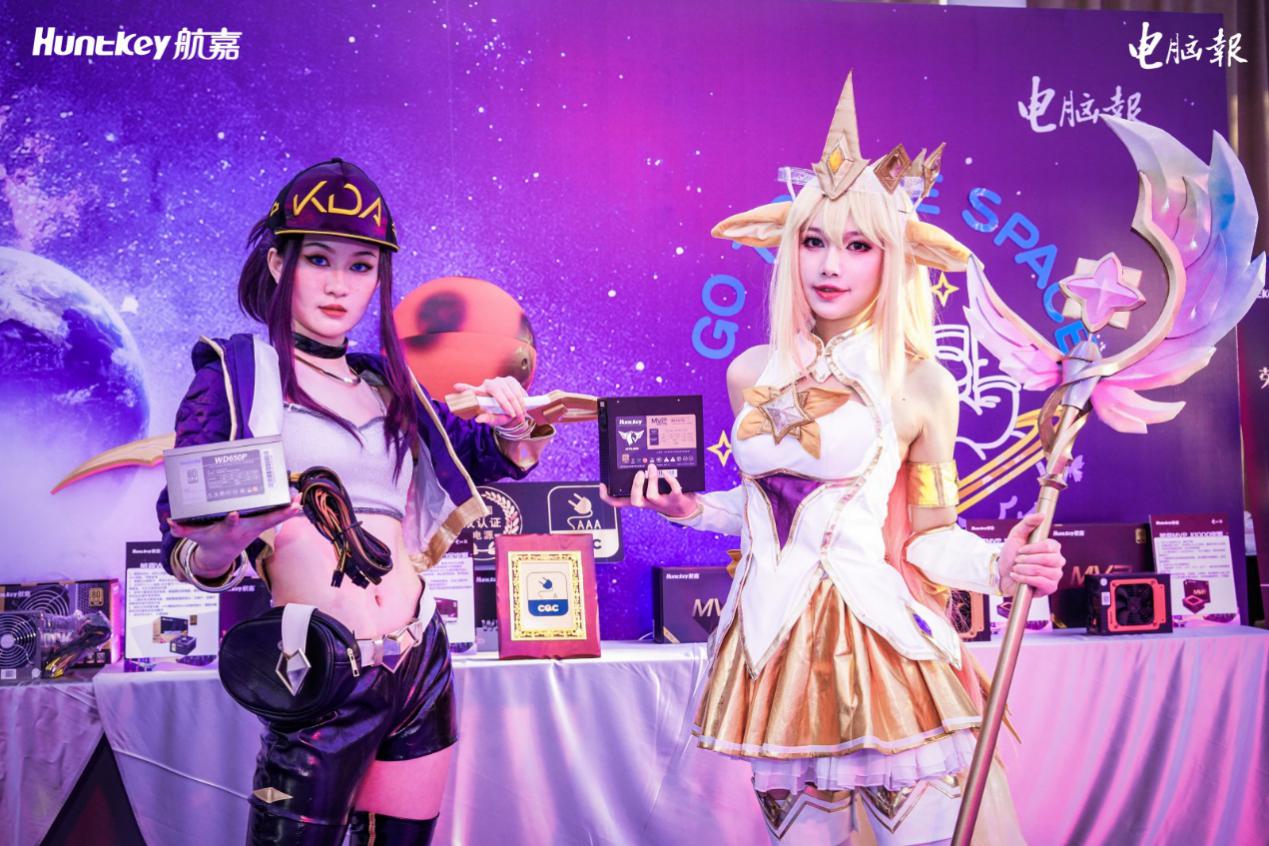 图片包含 文字, 室内, 舞台, 游戏机

描述已自动生成