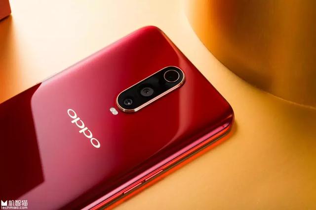 R17新年版首发图赏：锦鲤下线，转运猪上岗了！