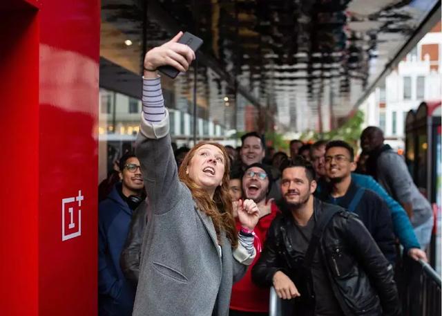 卖5000还被哄抢！这个品牌的旗舰又破纪录了