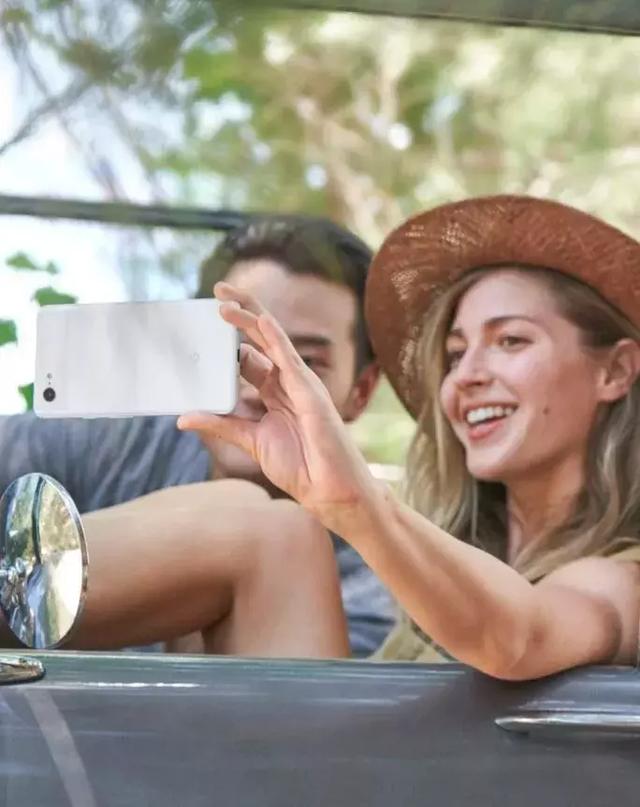 说好的结局反转呢？谷歌发布了一款让人失望的“亲儿子”