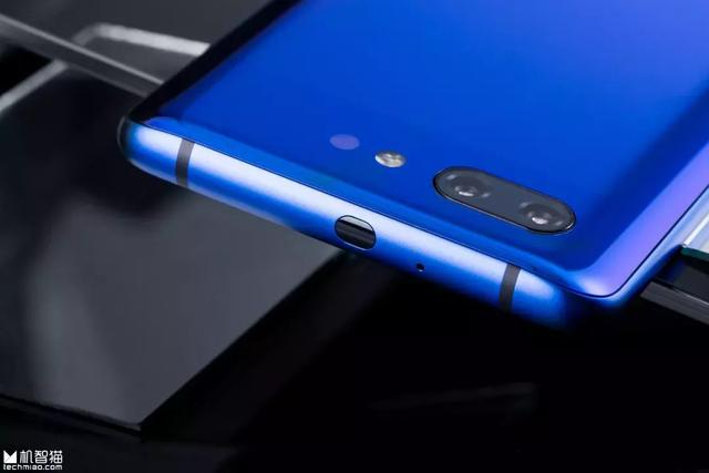 首发｜努比亚X开箱：现阶段最好的全面屏解决方案？