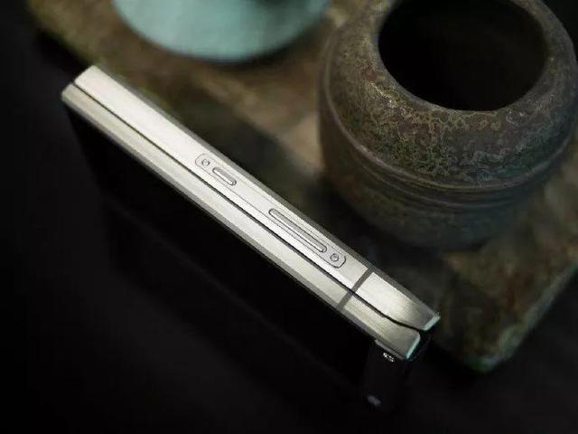 土豪身份的象征！三星刚发布的新旗舰售价能买两台iPhone XS