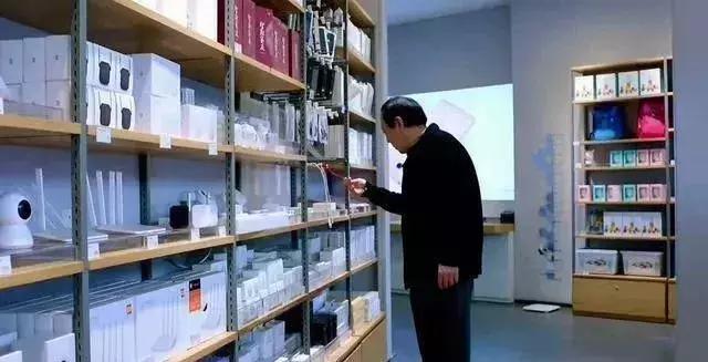 买房赖儿女，“作妖最强苏大强”的钱原来都花在这了！