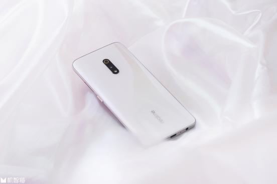 Realme X 蒸汽白：这些“能摸不能看”的细节太贴心！