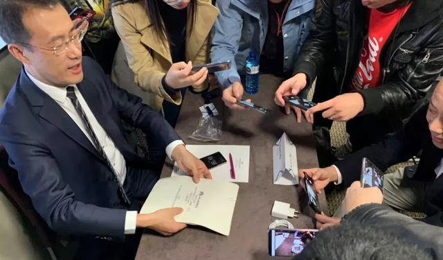 独家现场体验！解读10个华为Mate X发布会上没明说的问题