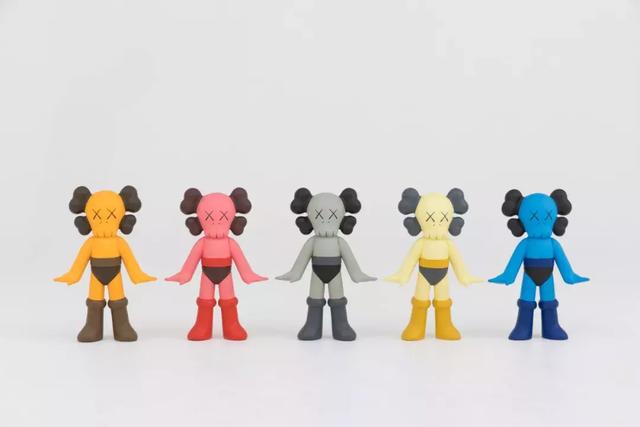 一件T恤转手赚8倍！优衣库×KAWS到底是“何方神圣”？