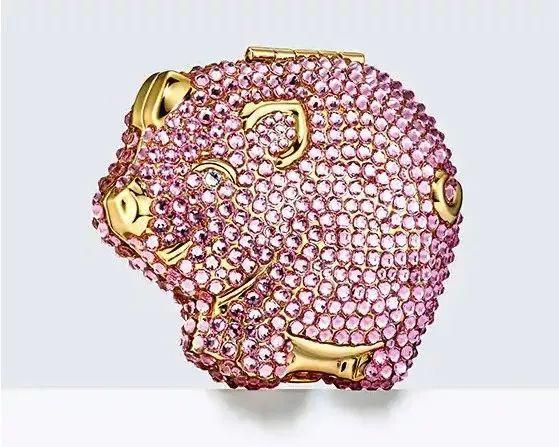 笑出猪叫！盘点2019大牌的新年“神设计”