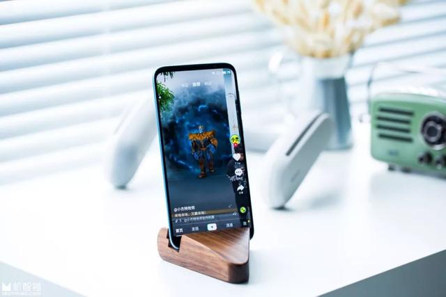 迟到半个月，魅族这款以“海底沙漠”为灵感的手机终于开卖了！