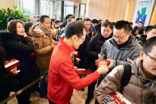 雷军刘作虎发红包，还有奇葩的利是糖，“开工利是”你领到了啥？