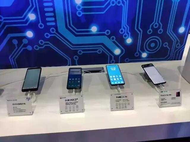 手机8000起，资费贵一倍，5G使用成本究竟会高多少？