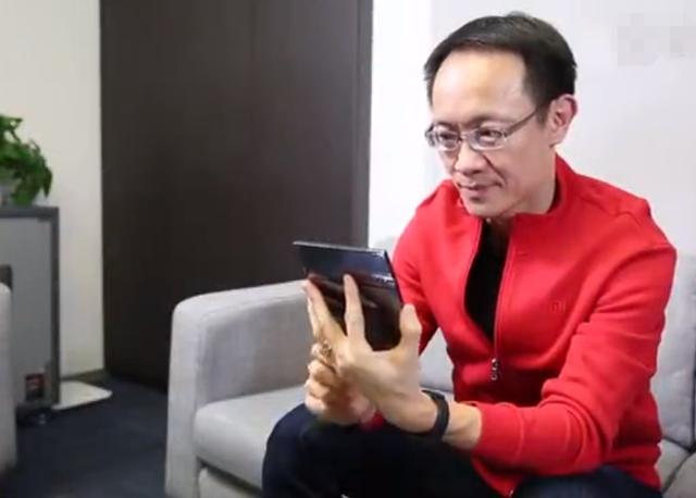 小米双折叠屏手机曝光，能不能拿到手就看米粉了