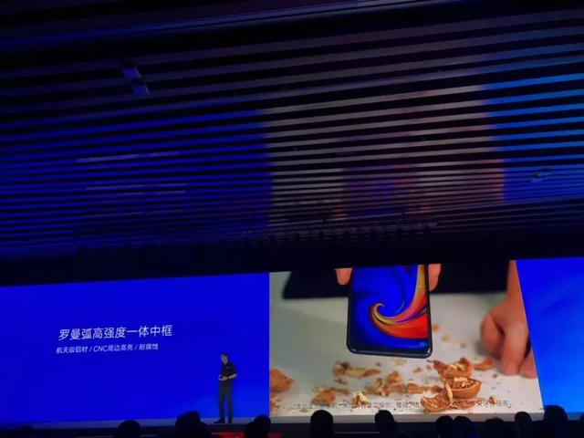 联想宣布，骁龙855+12GB内存的超级旗舰来了！