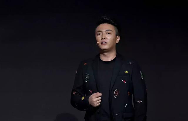 为何国产手机厂商要“疯狂开店”？