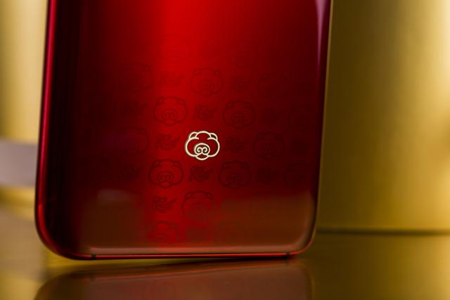 笑出猪叫！盘点2019大牌的新年“神设计”