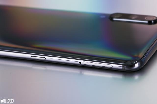 用上小米9的第一天，我的手和眼睛都被惯坏了！