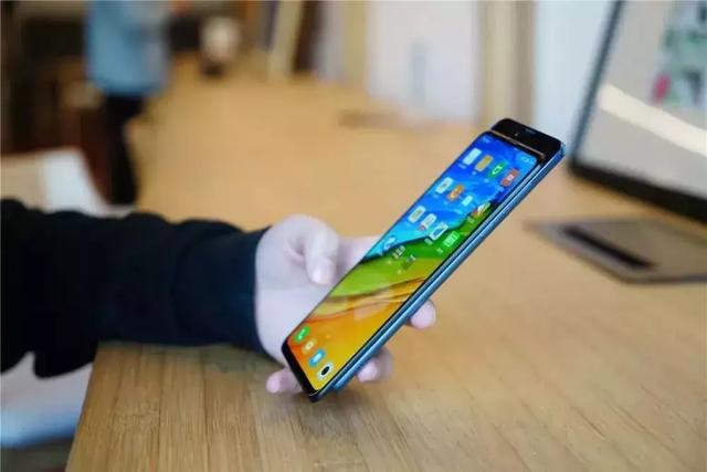 买房赖儿女，“作妖最强苏大强”的钱原来都花在这了！