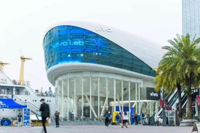 为何国产手机厂商要“疯狂开店”？