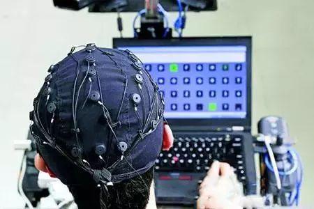 马化腾时隔3年现身知乎，问了这么一个问题