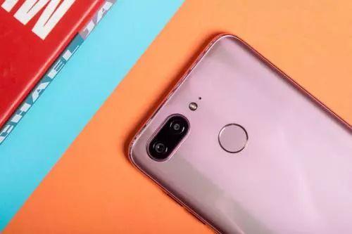 副总裁离职、董事长滞港不归、负债百亿，这家国产手机厂商没救了？