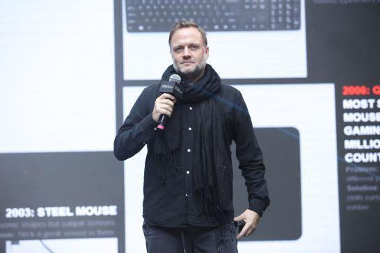 从鼠标垫到耳机，成就玩家王者之路的是一份坚持