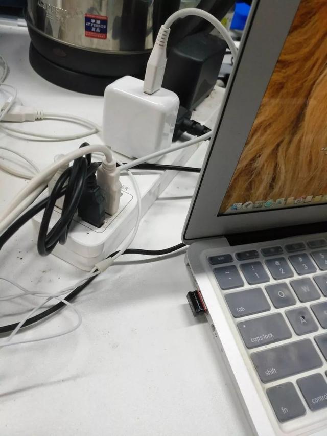 USB接口的分身术：这个小物件不简单