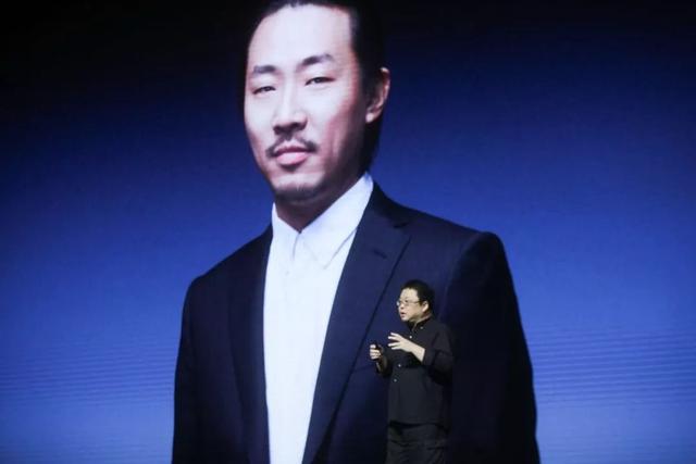 久未露面的老罗，今晚不仅怼了微信还发布了一款可以“相亲”的APP