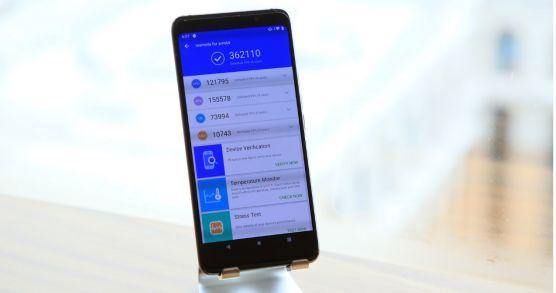 开发样机跑分超36万：骁龙855移动平台性能测试数据提前看