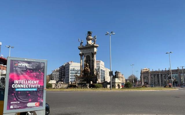 MWC19｜探馆：OPPO、小米、华为现场的海报都泄露了什么信息