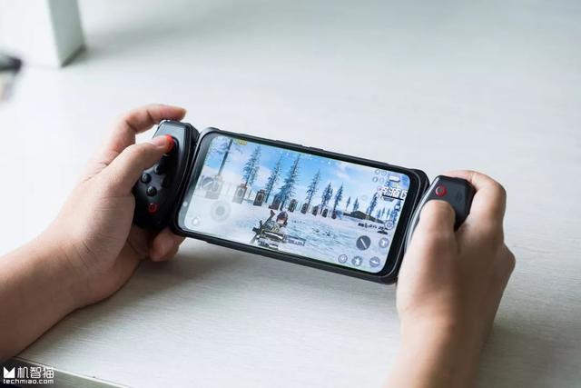 自从开了这物理外挂，我就是吃鸡战场上的王者