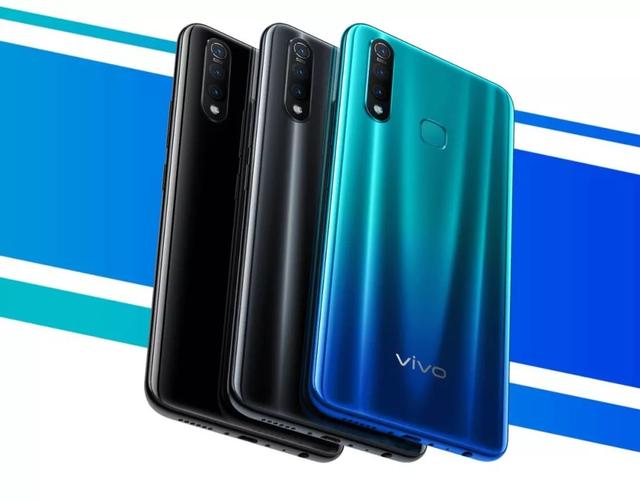 真正的“续航怪兽”！“吃鸡”吃了十几个小时还有电！