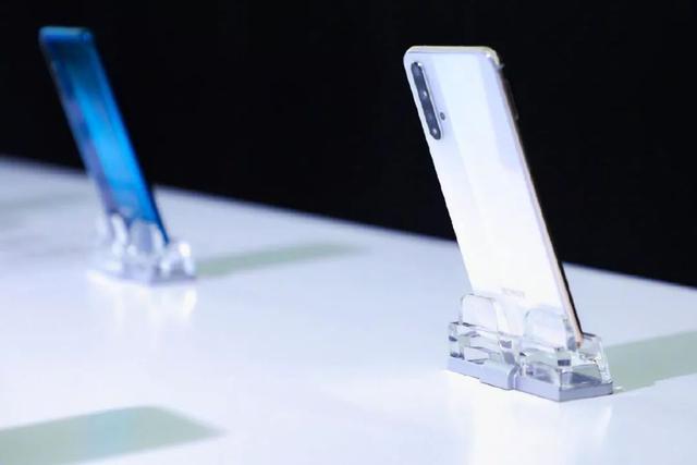 荣耀20系列国行版正式发布，搭载多项“重大技术突破”