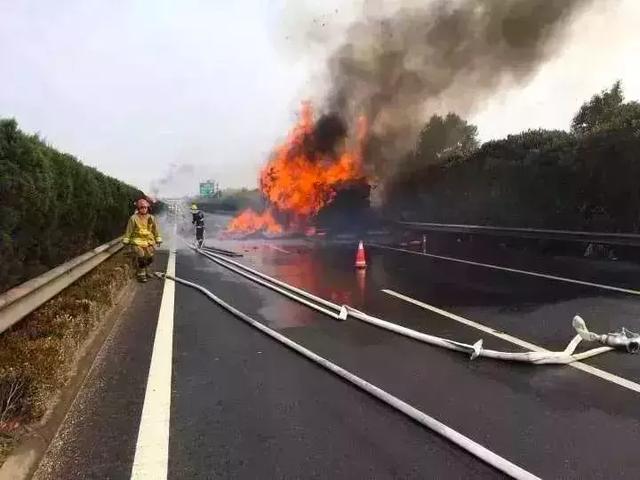 我就是那个双11快递自燃的倒霉蛋……