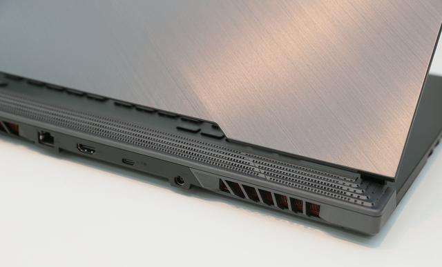 融入BMW超跑理念的游戏本，ROG枪神3独特设计有点绝