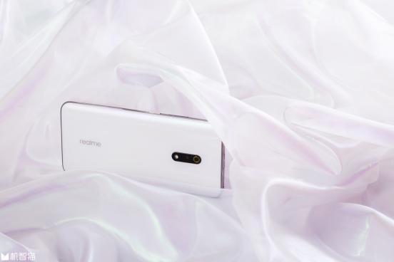 Realme X 蒸汽白：这些“能摸不能看”的细节太贴心！