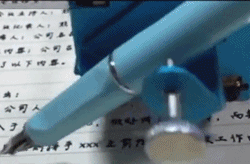 机器人帮忙抄作业，Siri替你答题，这些科技产品还能这么用？