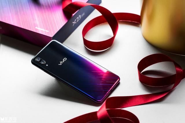 漂亮！这款手机的配色好似“烟花在夜空中绽放的瞬间”！