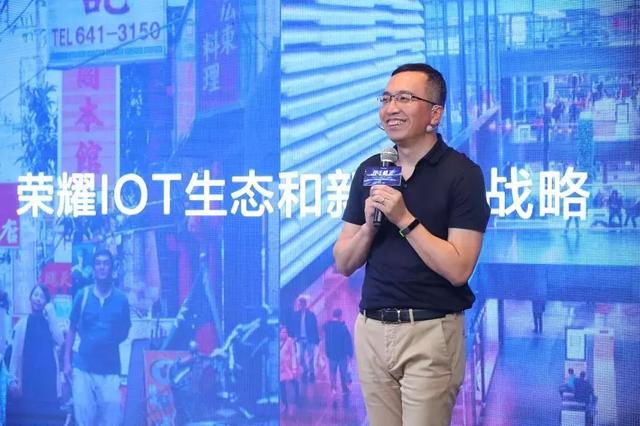 为何国产手机厂商要“疯狂开店”？