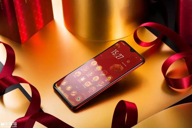 R17新年版首发图赏：锦鲤下线，转运猪上岗了！