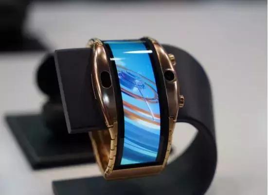 独家现场！产品经理解读“新物种”——努比亚α腕机