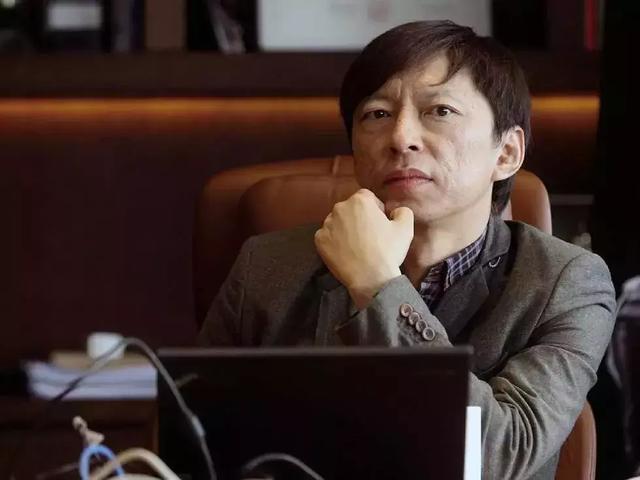 “没有大V”、“捍卫时间线”，张朝阳的“狐友”要正面杠微博？