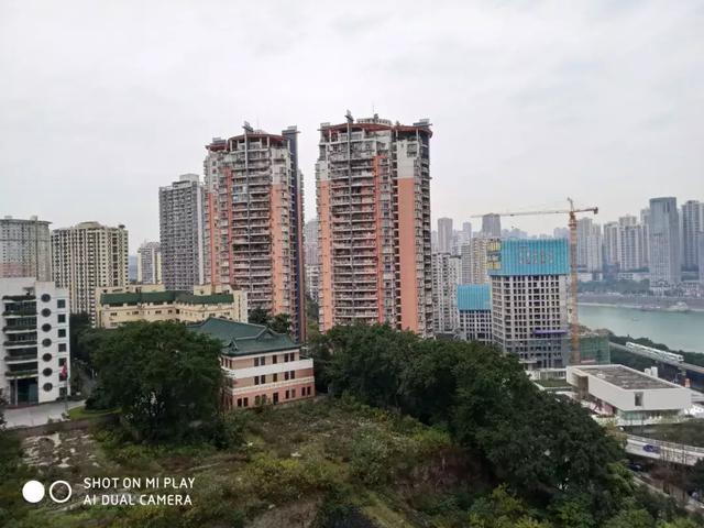 这个“流量不限量套餐”还送小米新机一部，划算！