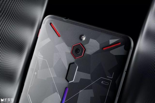 努比亚红魔战地迷彩版体验：ChinaJoy上最帅的手机