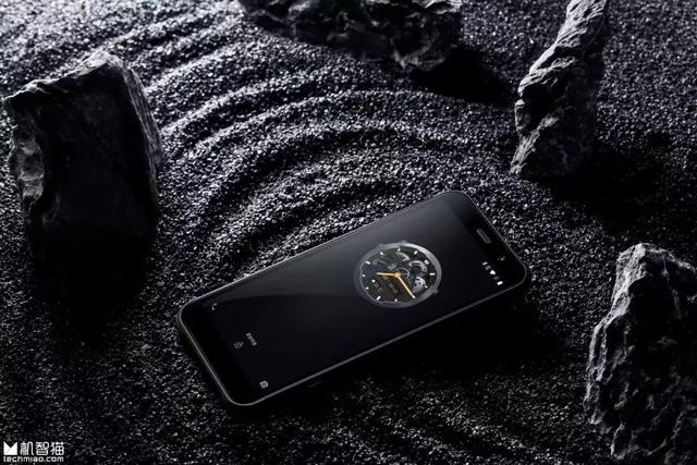 掉河里的手机捡起来还能继续吃鸡，这是什么操作？