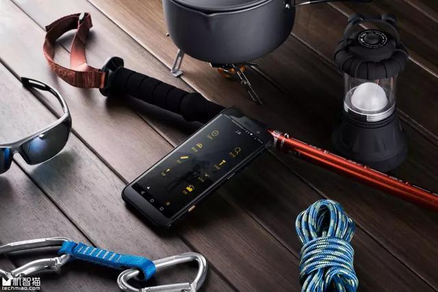 掉河里的手机捡起来还能继续吃鸡，这是什么操作？