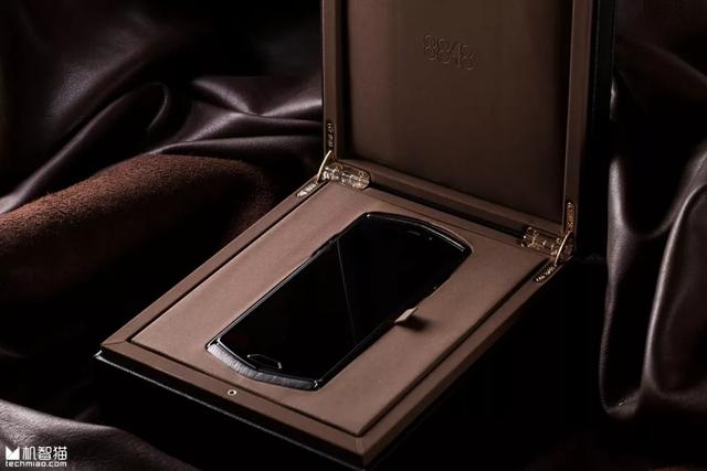 8848钛金手机M5巅峰版体验：三年初创期后的全新价值观