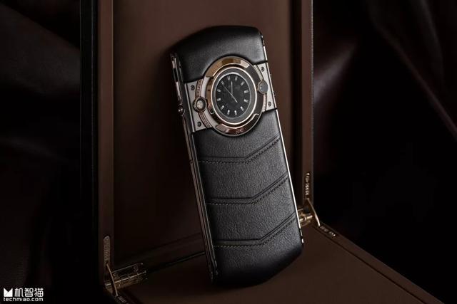 8848钛金手机M5巅峰版体验：三年初创期后的全新价值观