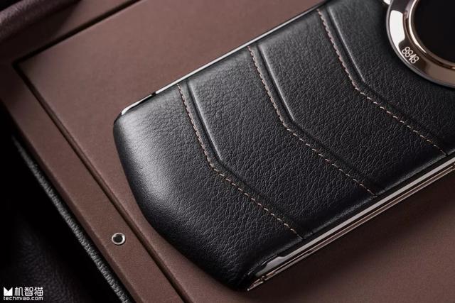 8848钛金手机M5巅峰版体验：三年初创期后的全新价值观